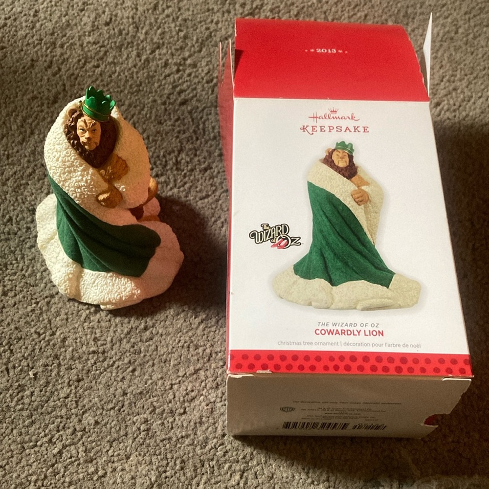2013 Hallmark Keepsake Cowardly Lion